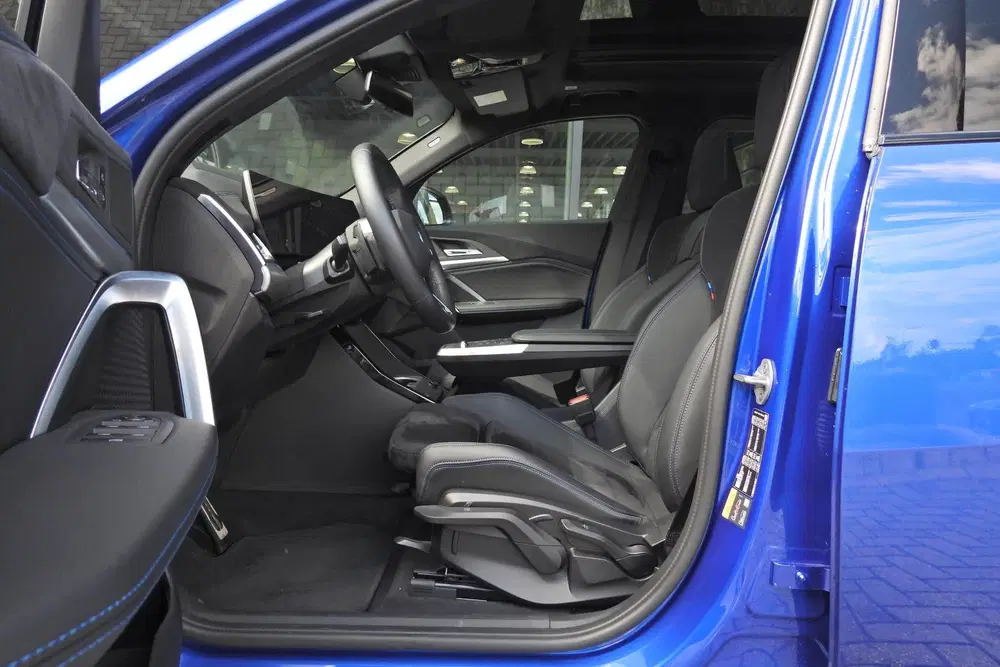 BMW iX2 eDrive20 M Sport uit 2025, foto 15