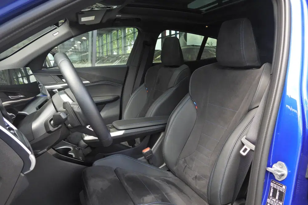 BMW iX2 eDrive20 M Sport uit 2025, foto 4