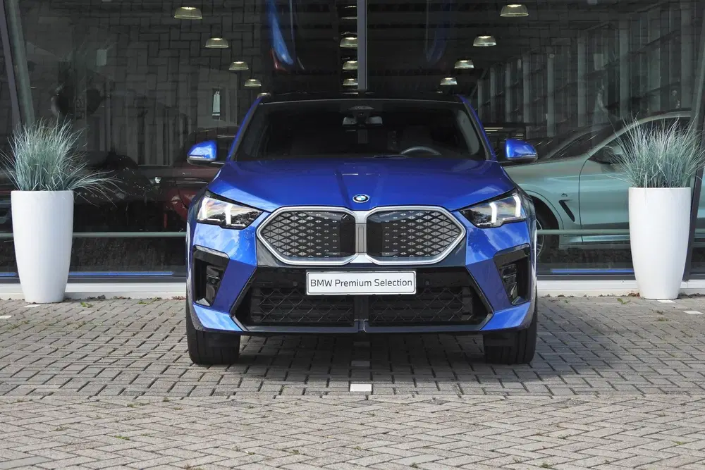 BMW iX2 eDrive20 M Sport uit 2025, foto 8