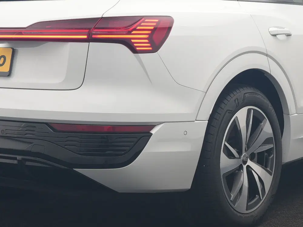 Audi Q8 e-tron 55 Quattro S Line 115 kWh 408pk Dealer O.H uit 2023, foto 8