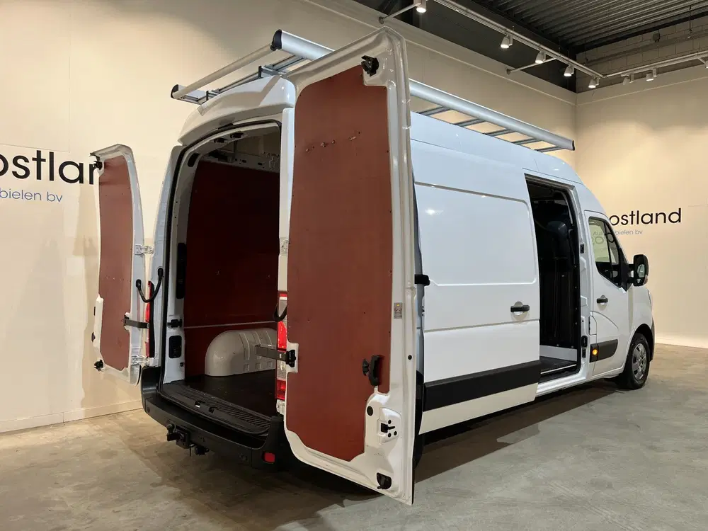 Renault Master 2.3 dCi 150 PK L3H3 Automaat uit 2021, foto 2