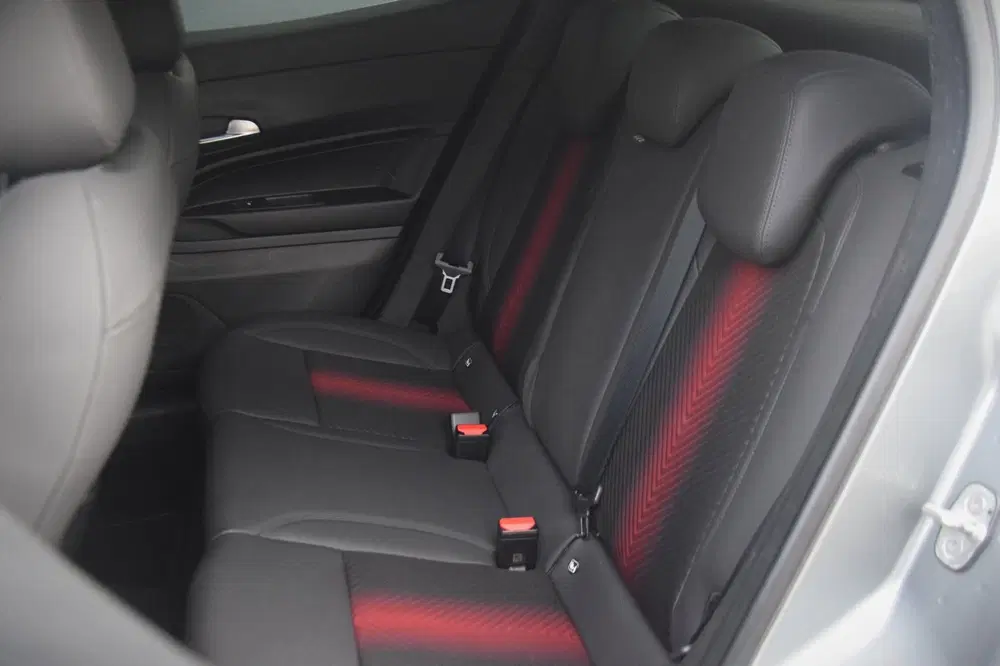 Alfa Romeo Junior 1.2 Turbo Hybrid Ibrida Speciale MATRIX LE uit 2025, foto 10