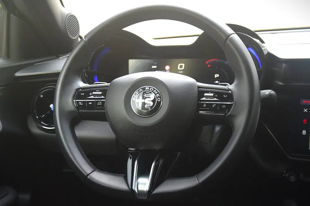 Alfa Romeo Junior 1.2 Turbo Hybrid Ibrida Speciale MATRIX LE uit 2025, foto 11