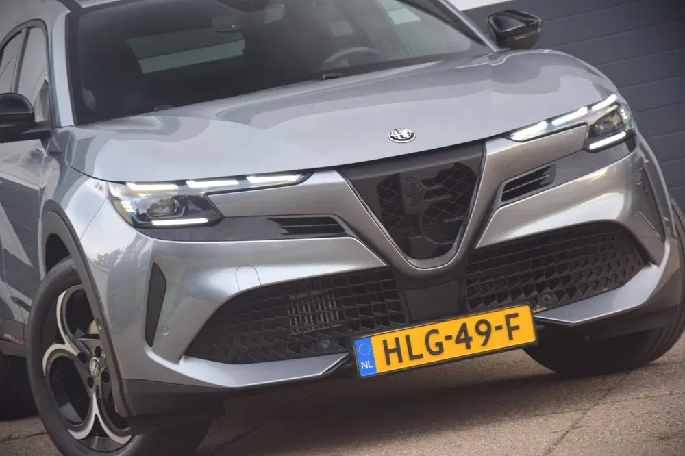 Alfa Romeo Junior 1.2 Turbo Hybrid Ibrida Speciale MATRIX LE uit 2025, foto 3