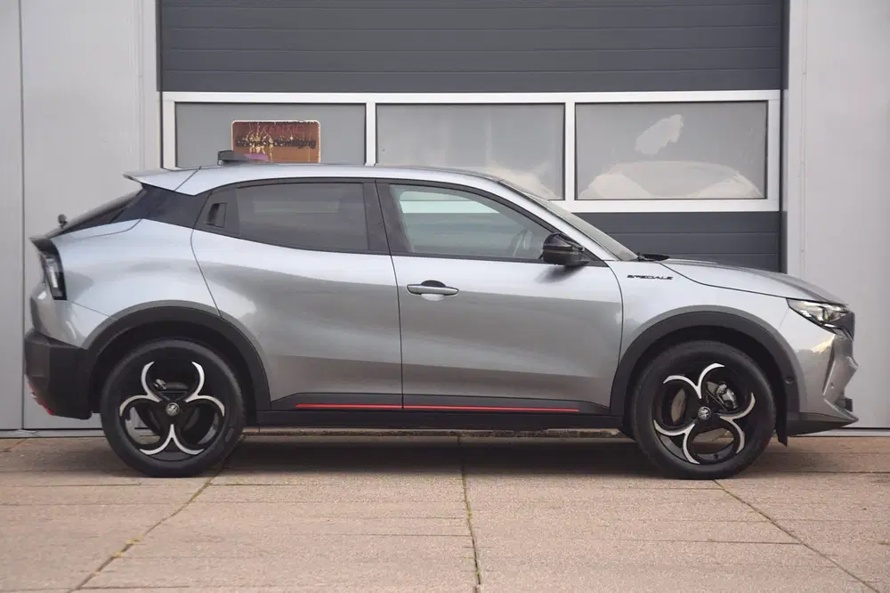Alfa Romeo Junior 1.2 Turbo Hybrid Ibrida Speciale MATRIX LE uit 2025, foto 4