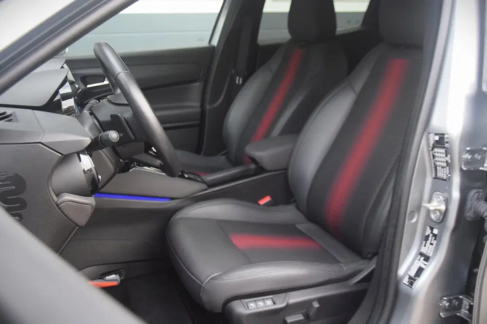 Alfa Romeo Junior 1.2 Turbo Hybrid Ibrida Speciale MATRIX LE uit 2025, foto 9