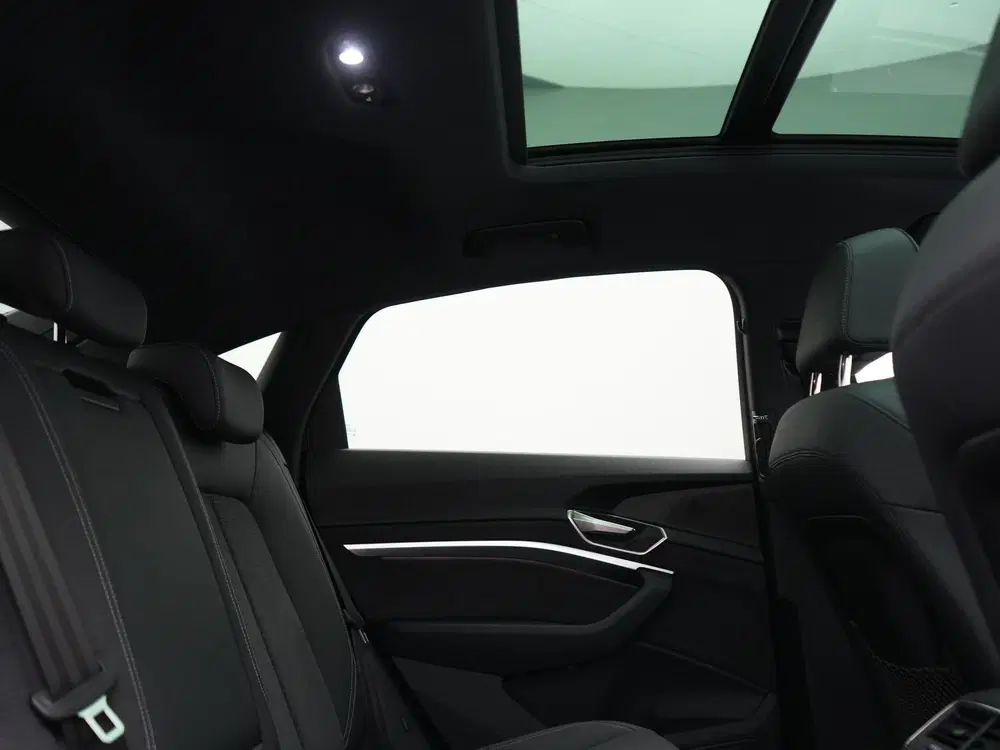Audi Q8 50 quattro S Line 95 kWh 340pk Deal uit 2024, foto 6