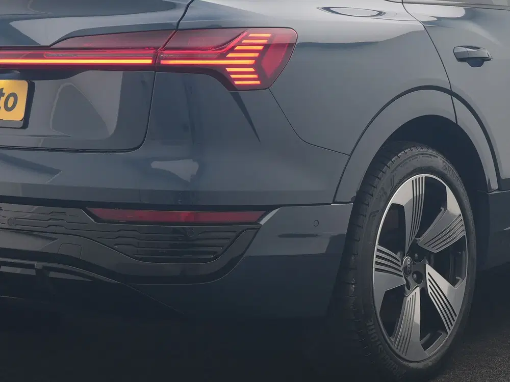 Audi Q8 50 quattro S Line 95 kWh 340pk Deal uit 2024, foto 8