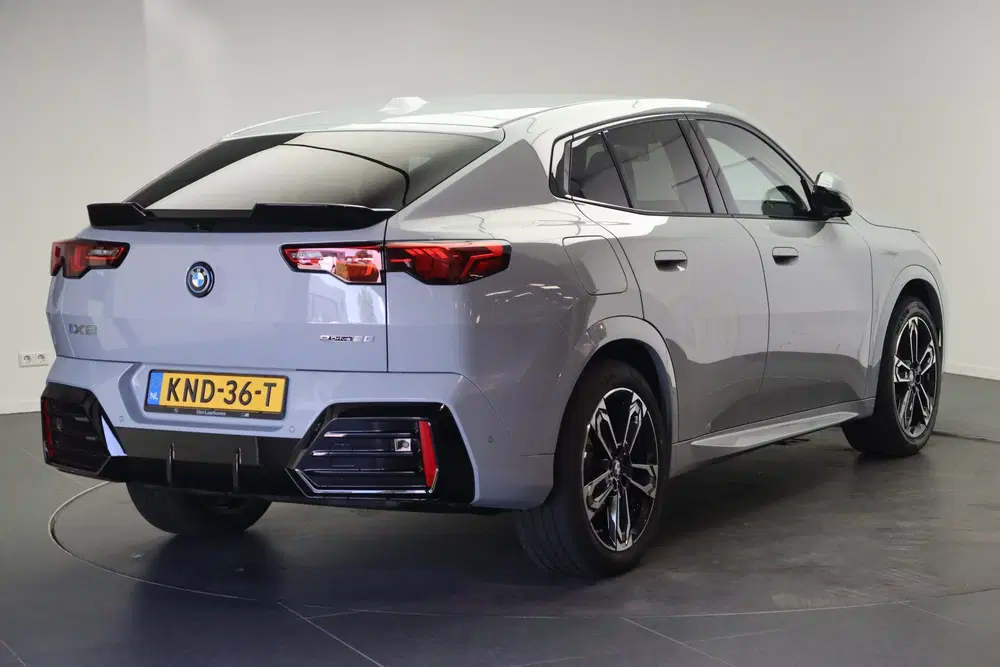 BMW iX2 eDrive20 M Sport uit 2026, foto 3
