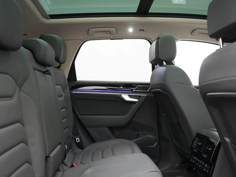 Volkswagen Touareg 3.0 TSi eHybrid 4MOTION PHEV 381pk Dealer uit 2021, foto 7