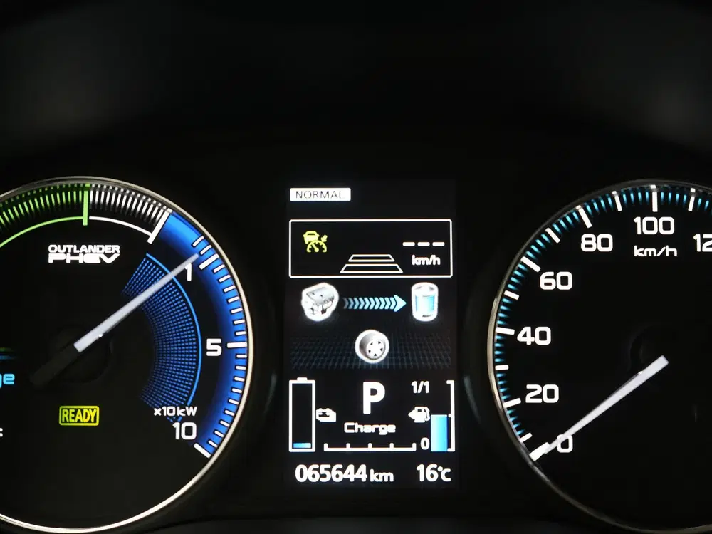 Mitsubishi Outlander 2.4 PHEV Intense 225pk Dealer O.H. uit 2019, foto 11