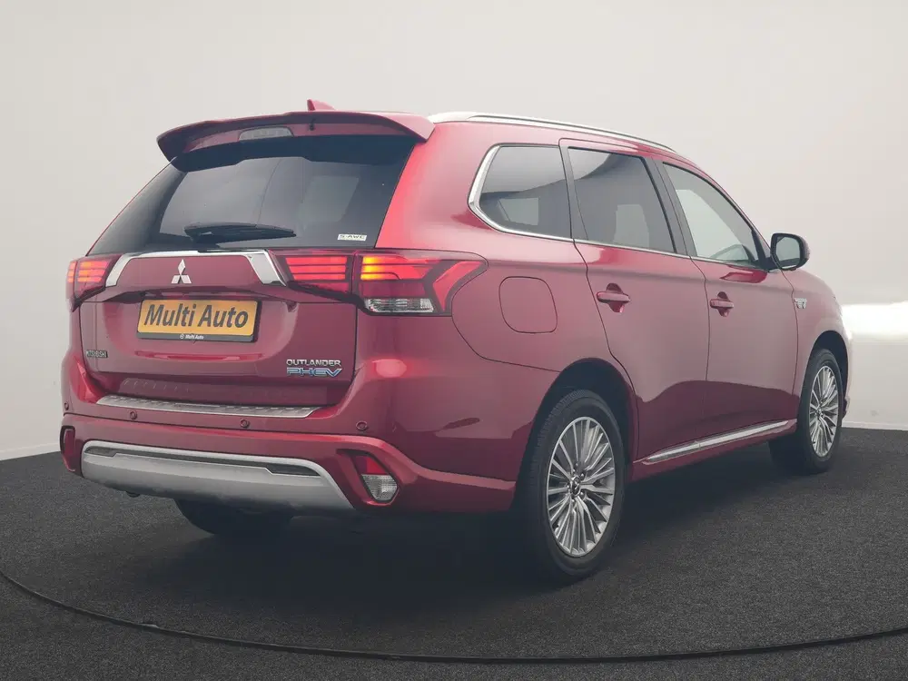 Mitsubishi Outlander 2.4 PHEV Intense 225pk Dealer O.H. uit 2019, foto 3