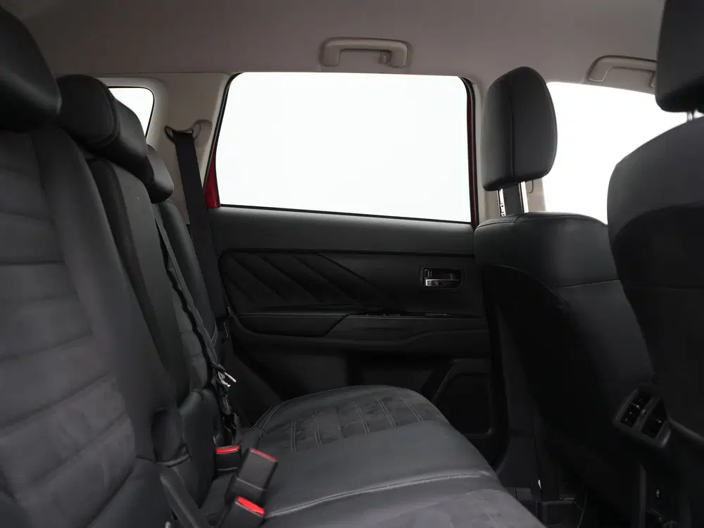 Mitsubishi Outlander 2.4 PHEV Intense 225pk Dealer O.H. uit 2019, foto 6