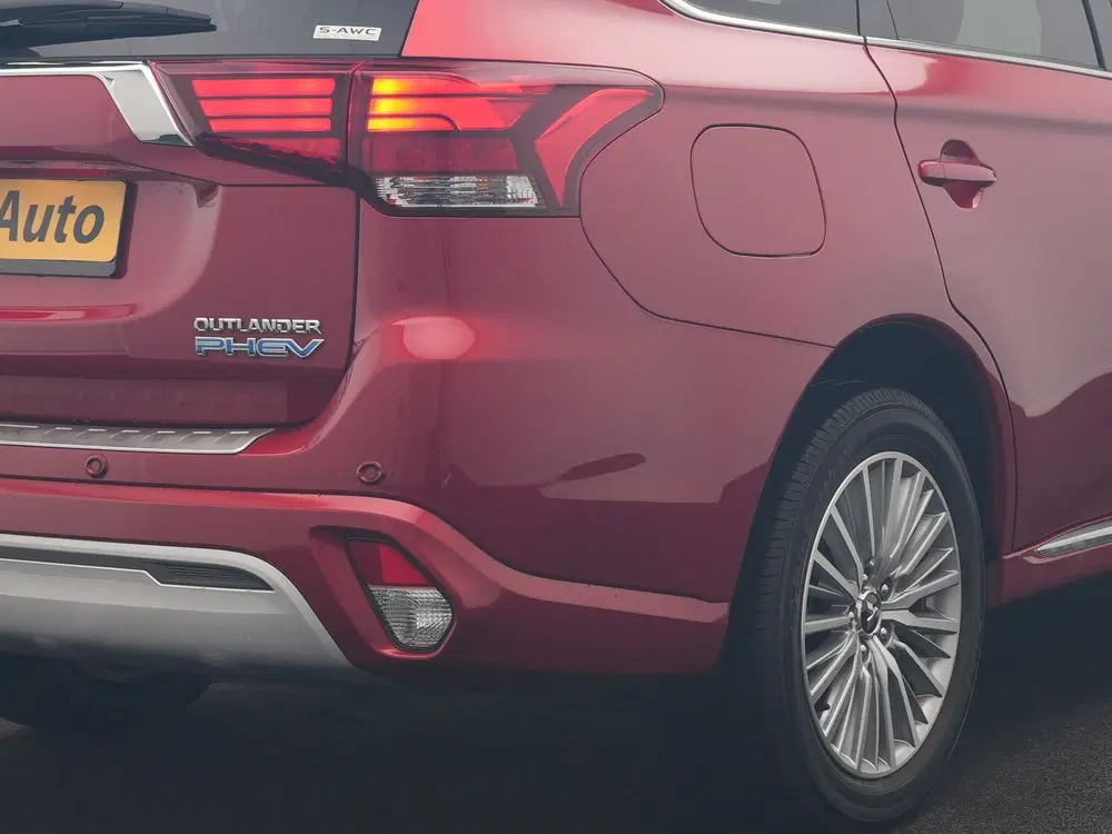 Mitsubishi Outlander 2.4 PHEV Intense 225pk Dealer O.H. uit 2019, foto 8
