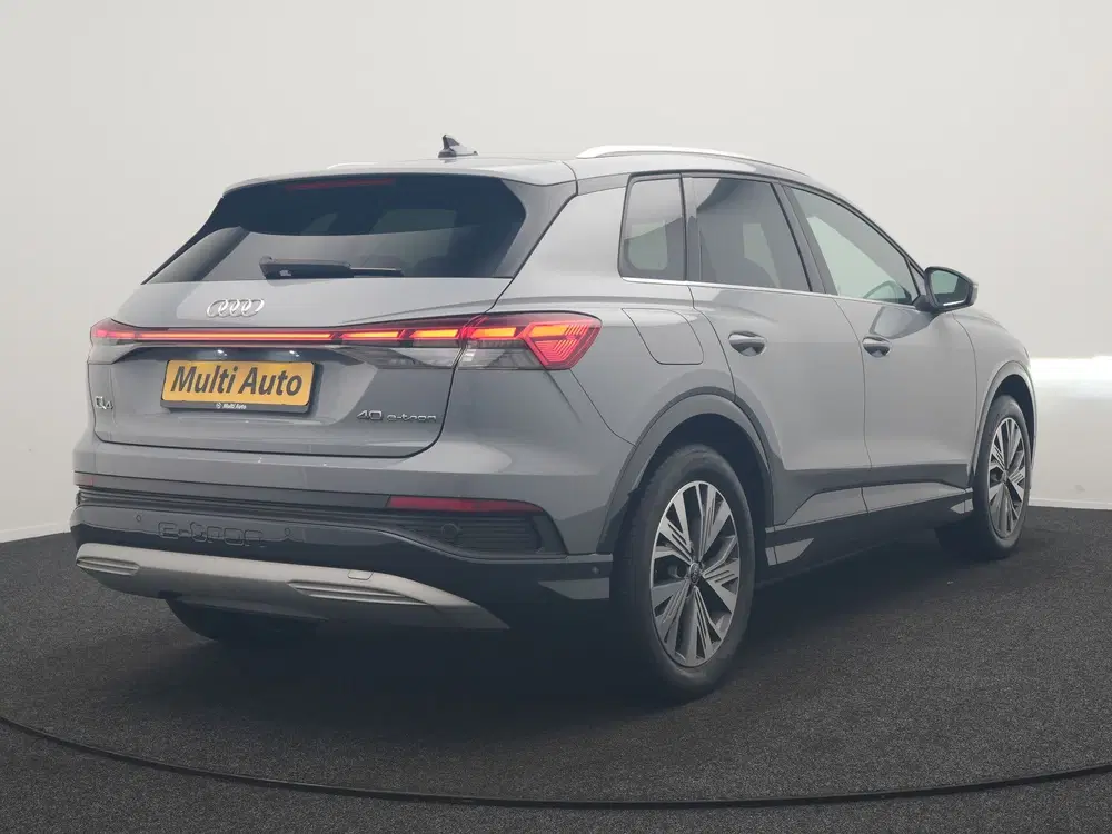 Audi Q4 e-tron 40 S Line 77 kWh 204pk Dealer O.H. uit 2023, foto 4