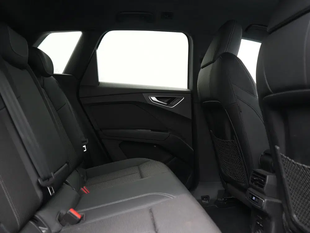 Audi Q4 e-tron 40 S Line 77 kWh 204pk Dealer O.H. uit 2023, foto 7