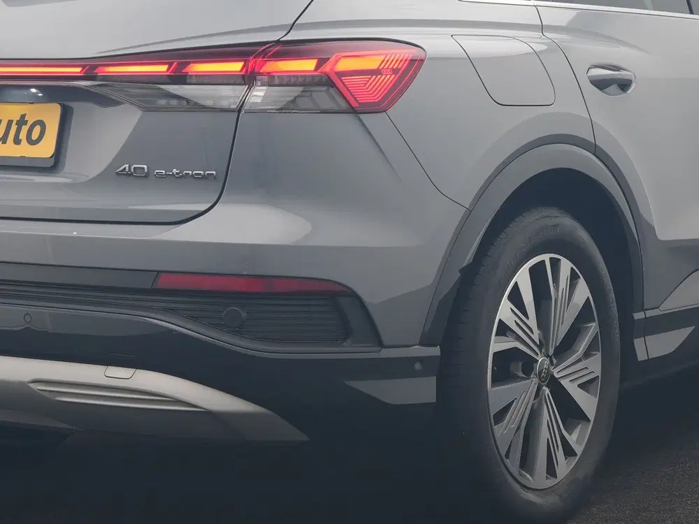 Audi Q4 e-tron 40 S Line 77 kWh 204pk Dealer O.H. uit 2023, foto 9