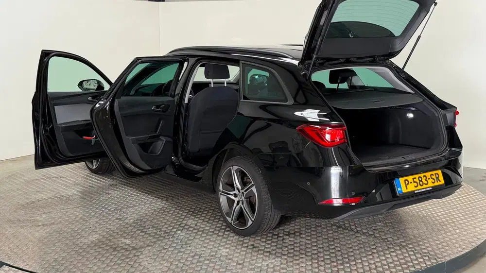 SEAT Leon 1.0 TSI Style Business Intense benzin uit 2022, foto 11