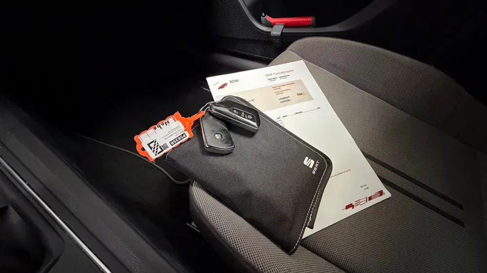 SEAT Leon 1.0 TSI Style Business Intense benzin uit 2022, foto 14