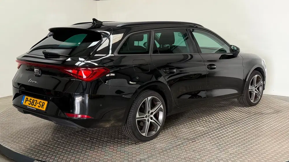 SEAT Leon 1.0 TSI Style Business Intense benzin uit 2022, foto 5