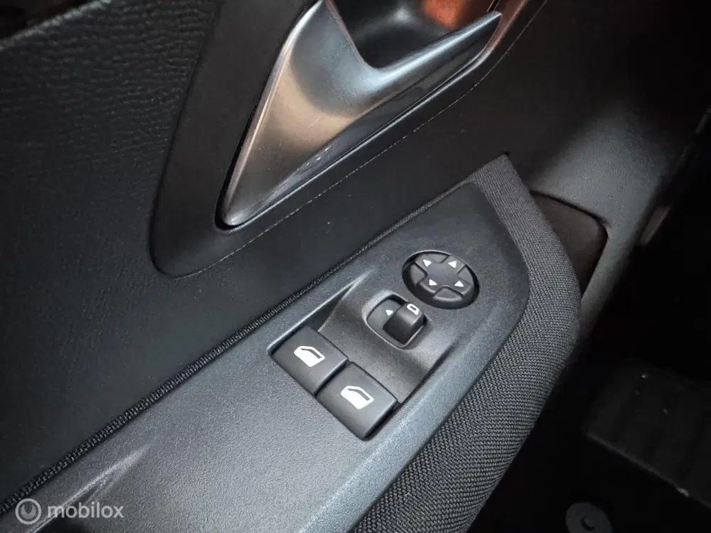 Peugeot 208 EV Active 50 kWh uit 2020, foto 14