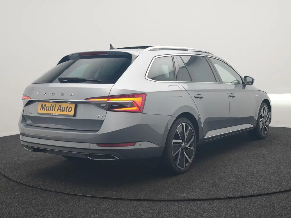 Skoda Superb 1.4 TSI iV Laurin & Klement PHEV 218pk De uit 2020, foto 3