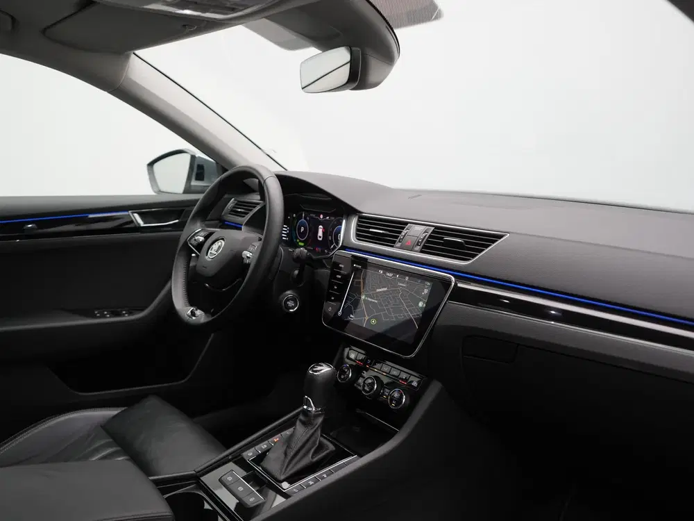 Skoda Superb 1.4 TSI iV Laurin & Klement PHEV 218pk De uit 2020, foto 4