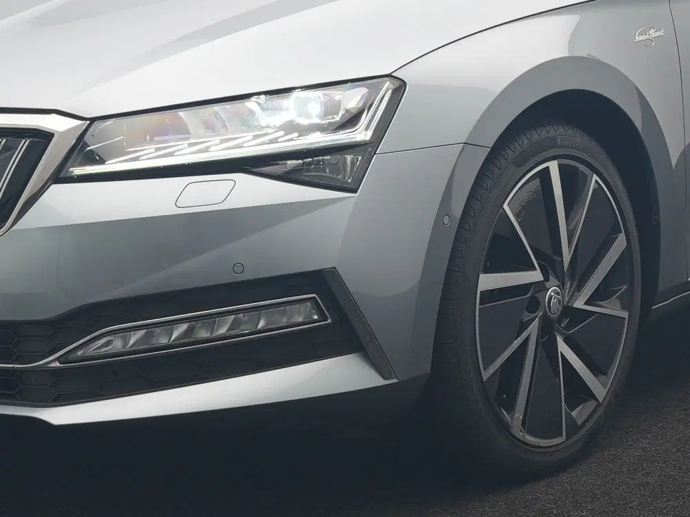 Skoda Superb 1.4 TSI iV Laurin & Klement PHEV 218pk De uit 2020, foto 7