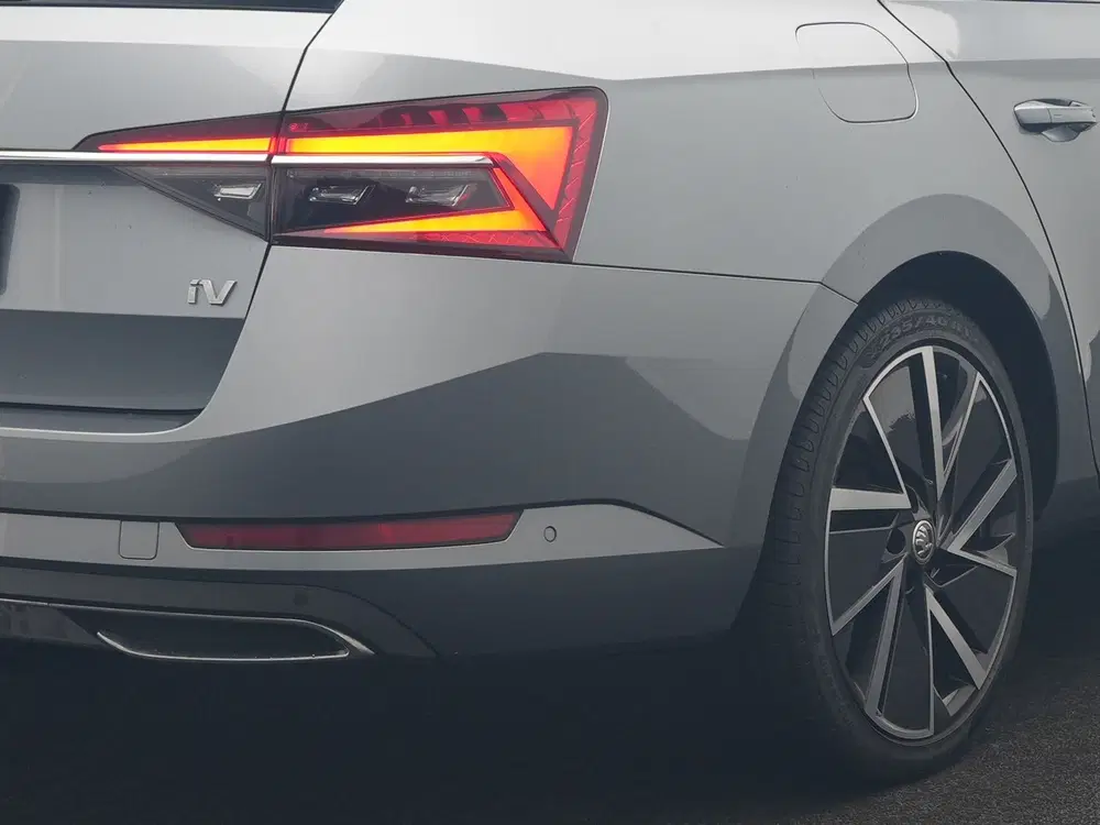 Skoda Superb 1.4 TSI iV Laurin & Klement PHEV 218pk De uit 2020, foto 8