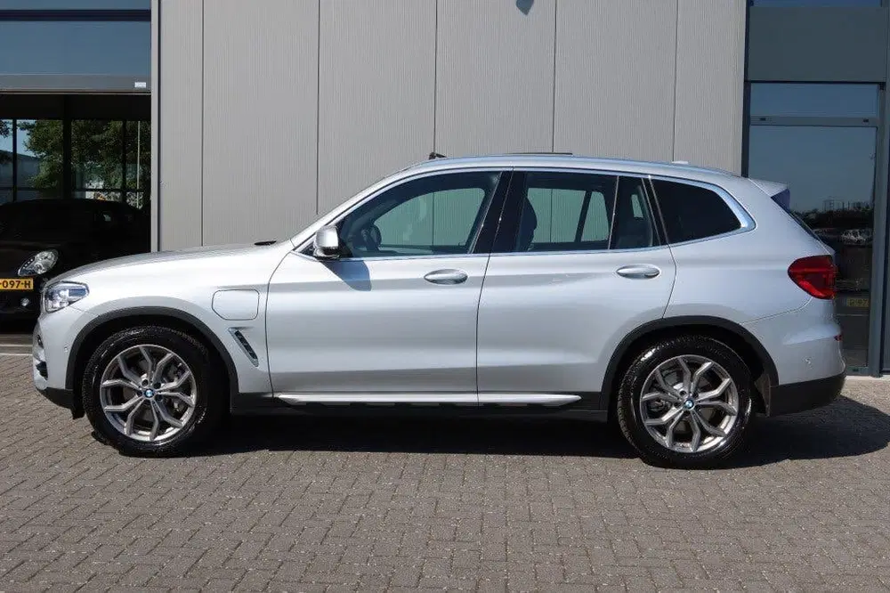 BMW X3 xDrive30e Edition plug-in uit 2020, foto 3