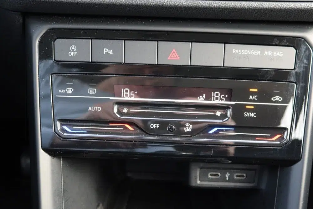 Volkswagen T-Cross 1.0 TSI Life Clima uit 2023, foto 11