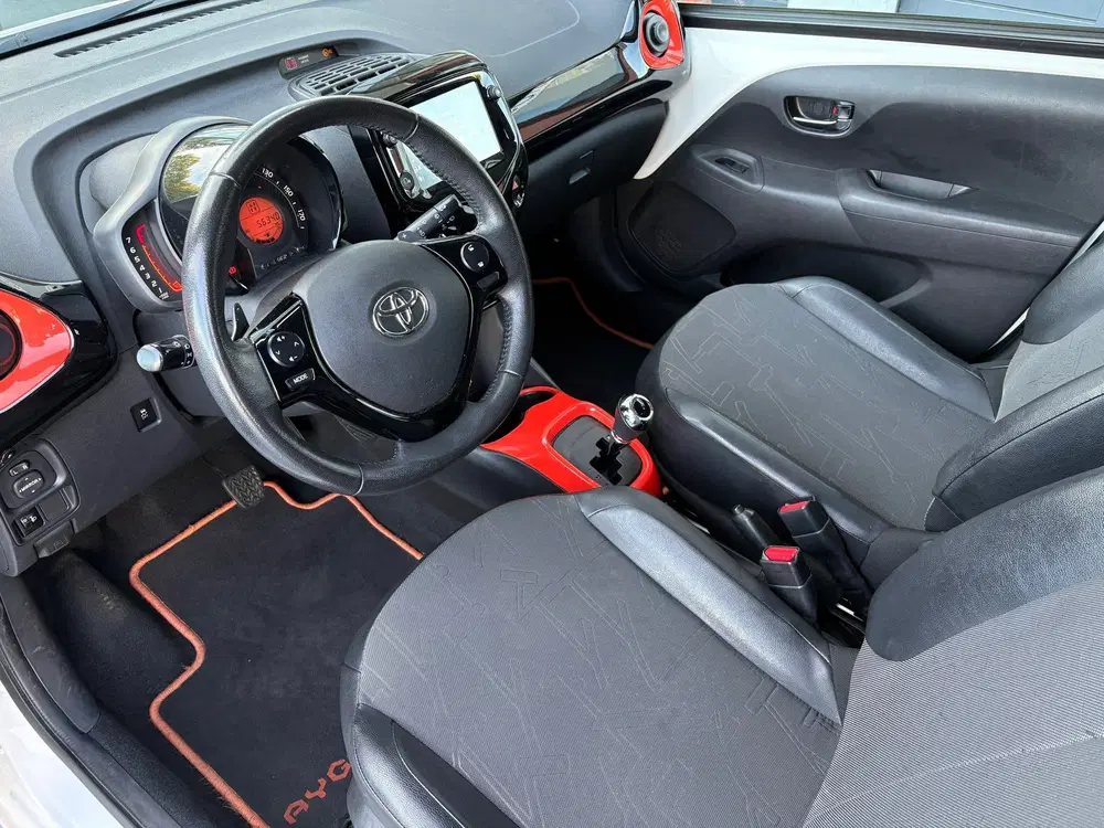 Toyota Aygo 1.0 VVT-i x-otic CABRIO AUTOMAAT LMV uit 2019, foto 11