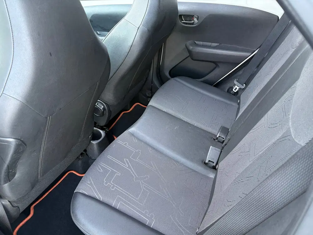 Toyota Aygo 1.0 VVT-i x-otic CABRIO AUTOMAAT LMV uit 2019, foto 13
