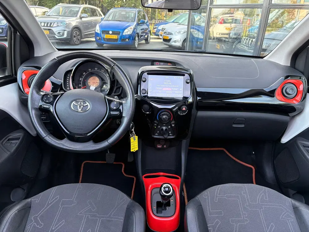 Toyota Aygo 1.0 VVT-i x-otic CABRIO AUTOMAAT LMV uit 2019, foto 14