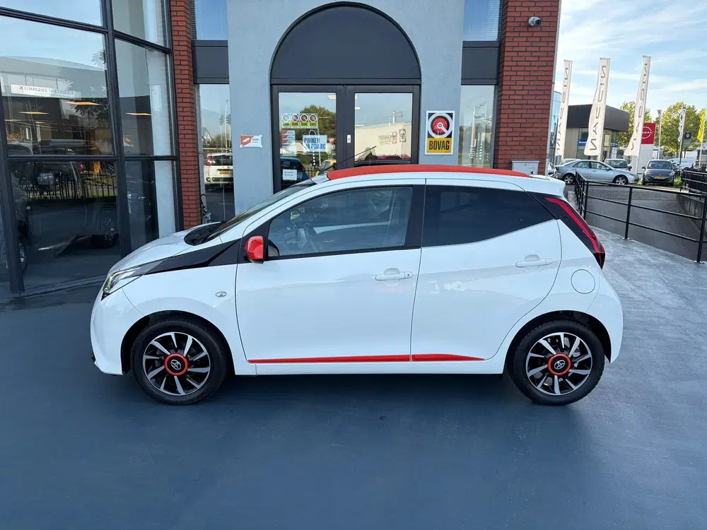 Toyota Aygo 1.0 VVT-i x-otic CABRIO AUTOMAAT LMV uit 2019, foto 2