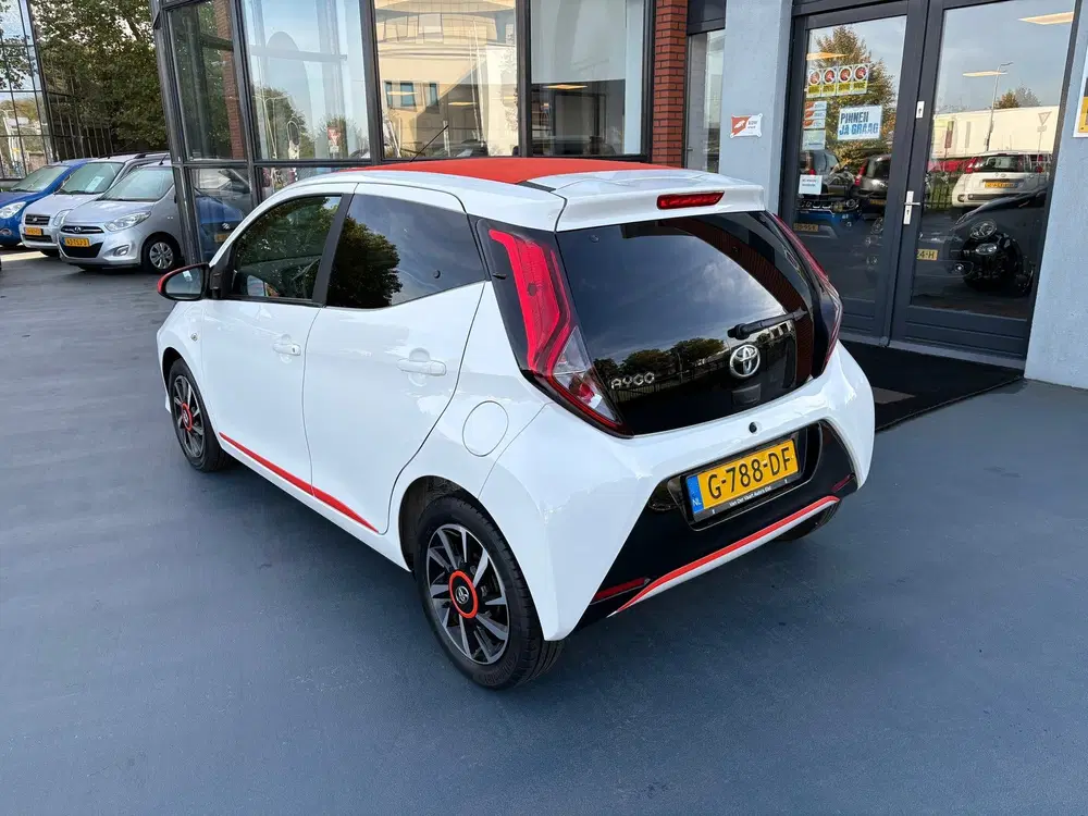 Toyota Aygo 1.0 VVT-i x-otic CABRIO AUTOMAAT LMV uit 2019, foto 3