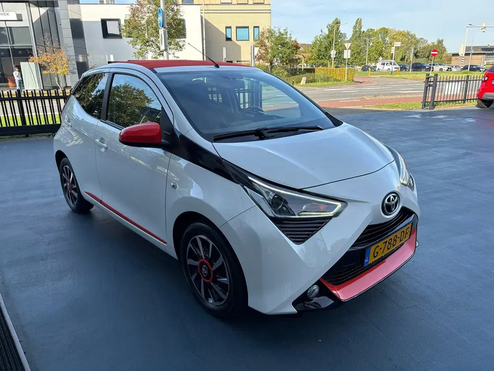 Toyota Aygo 1.0 VVT-i x-otic CABRIO AUTOMAAT LMV uit 2019, foto 7
