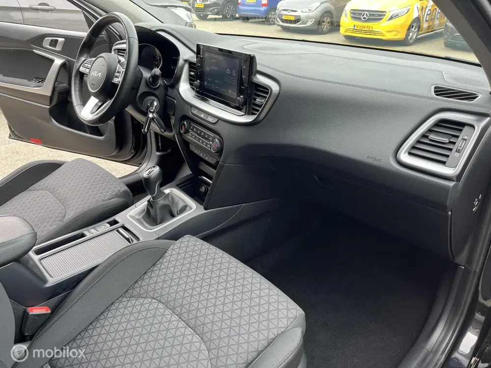 Kia Ceed 1.0 T-GDi DynamicLine CARPLAY*CAMERA* uit 2022, foto 10