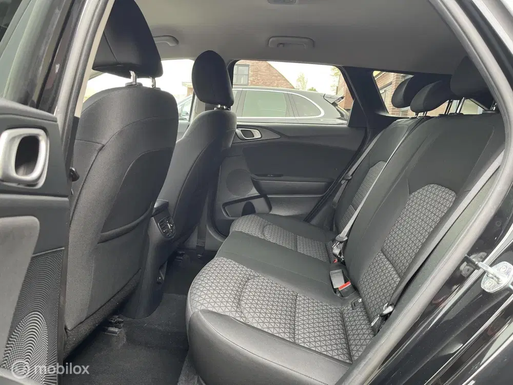 Kia Ceed 1.0 T-GDi DynamicLine CARPLAY*CAMERA* uit 2022, foto 11