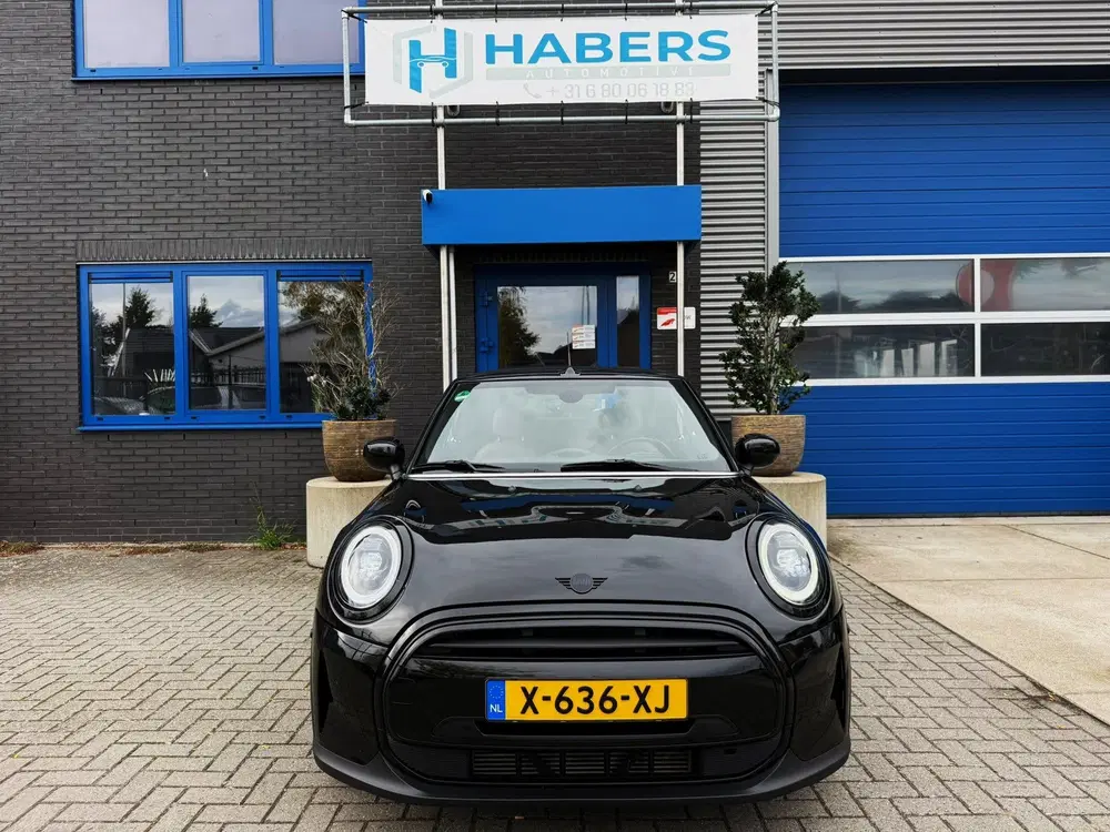 Mini Cabrio 1.5 Cooper MINI Yours 136PK uit 2021, foto 2