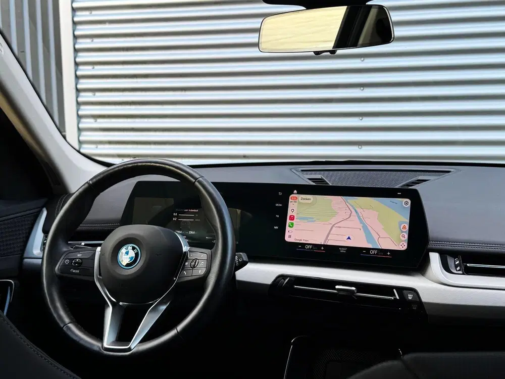 BMW X1 xDrive25e uit 2023, foto 12