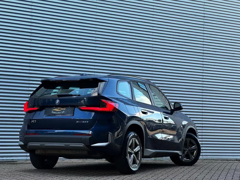 BMW X1 xDrive25e uit 2023, foto 2