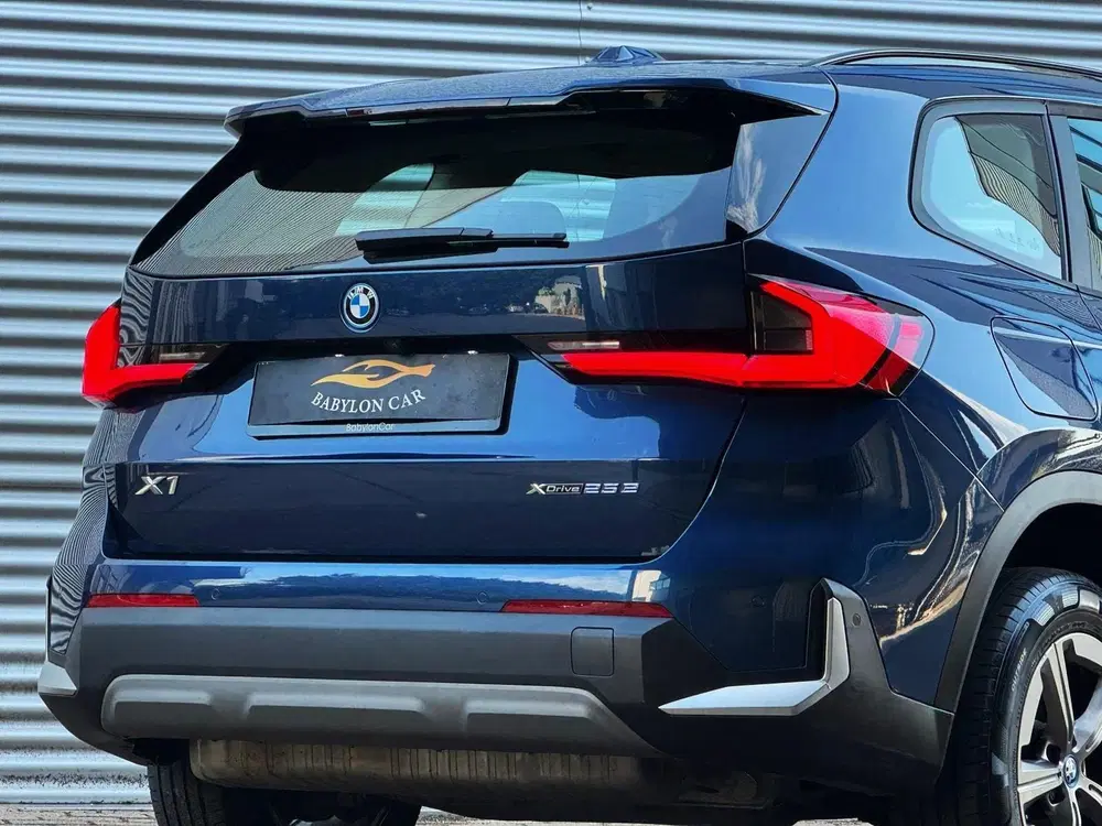 BMW X1 xDrive25e uit 2023, foto 5