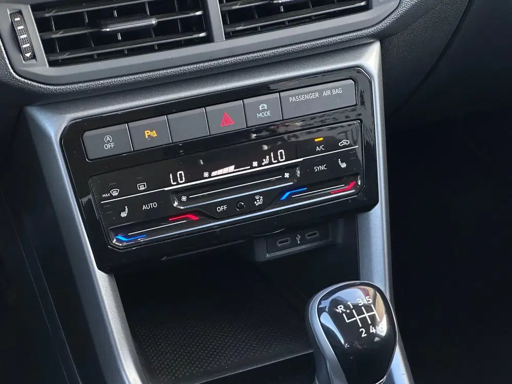 Volkswagen T-Cross 1.0 TSI Style uit 2022, foto 10