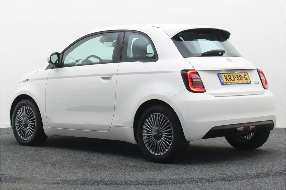Fiat 500e Icon 42 kWh Virtual Cockpit uit 2023, foto 3