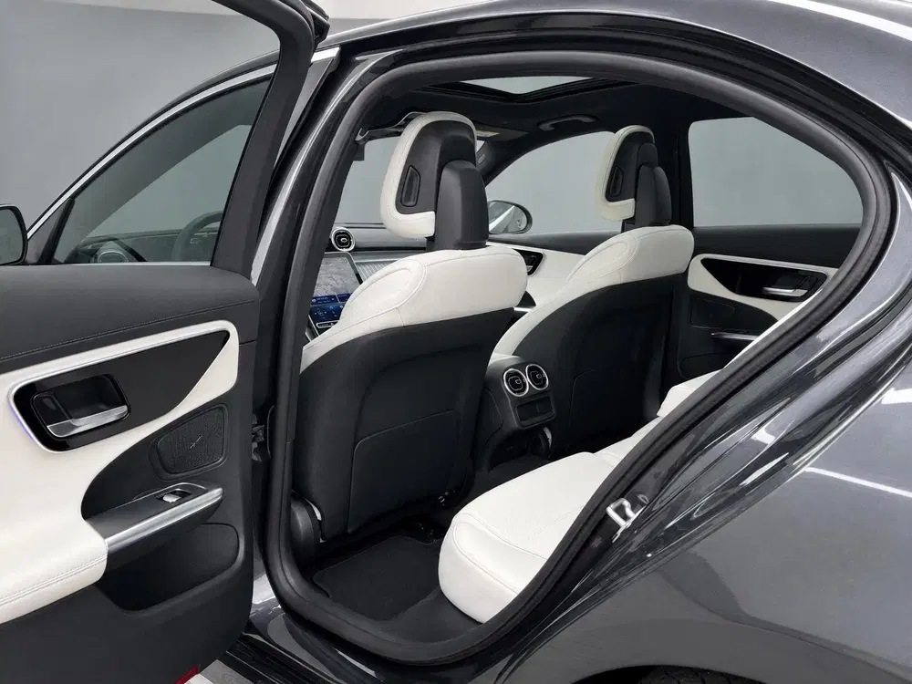 Mercedes-Benz C-Klasse 300 e Business Solution AMG uit 2026, foto 14