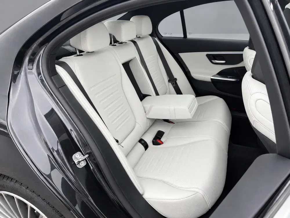 Mercedes-Benz C-Klasse 300 e Business Solution AMG uit 2026, foto 15