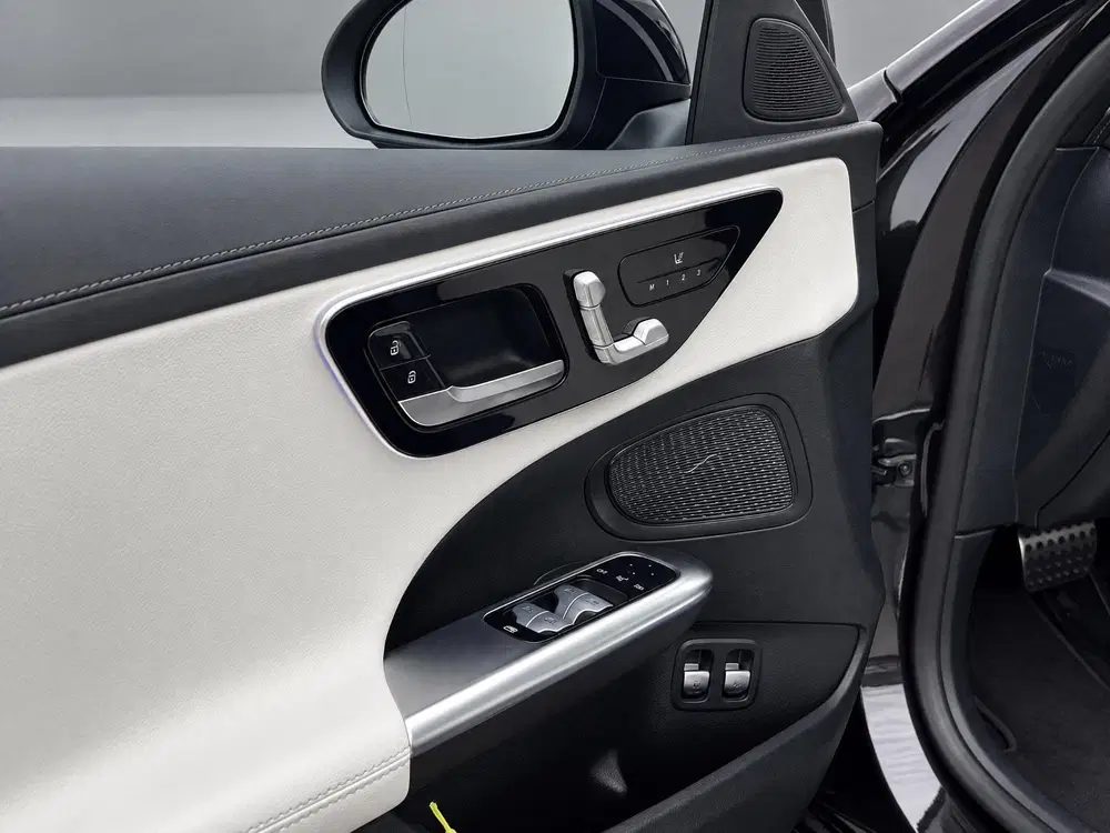 Mercedes-Benz C-Klasse 300 e Business Solution AMG uit 2026, foto 9