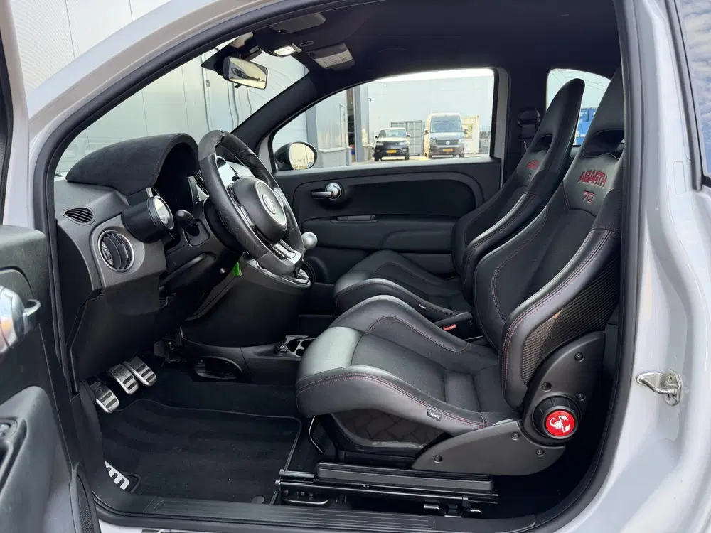 Abarth 595 1.4 T-Jet Esseesse 70th Anniversary BEATS uit 2020, foto 10
