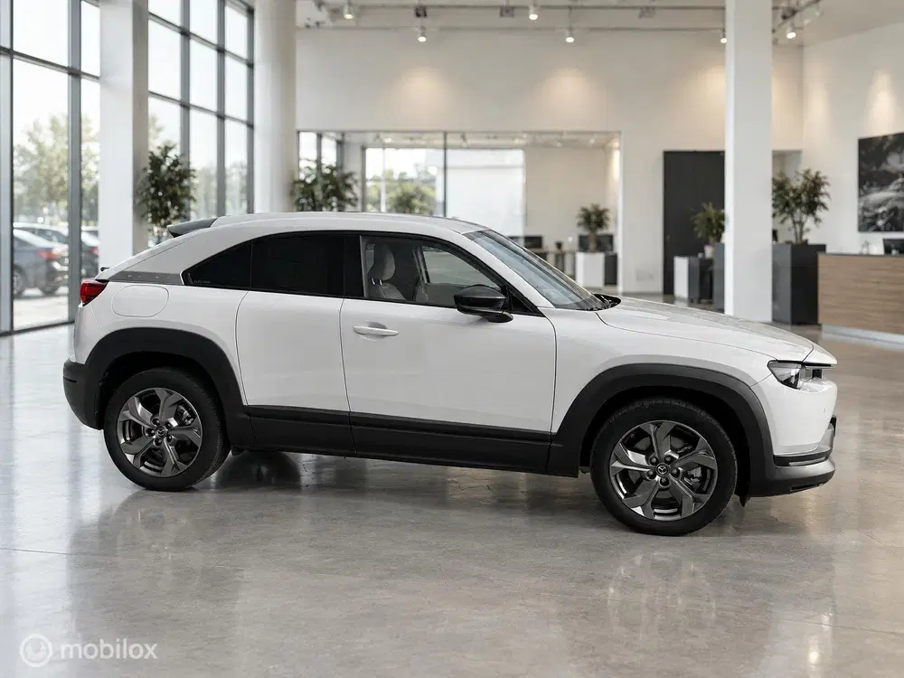 Mazda MX-30 e-SkyActiv 145 uit 2021, foto 11